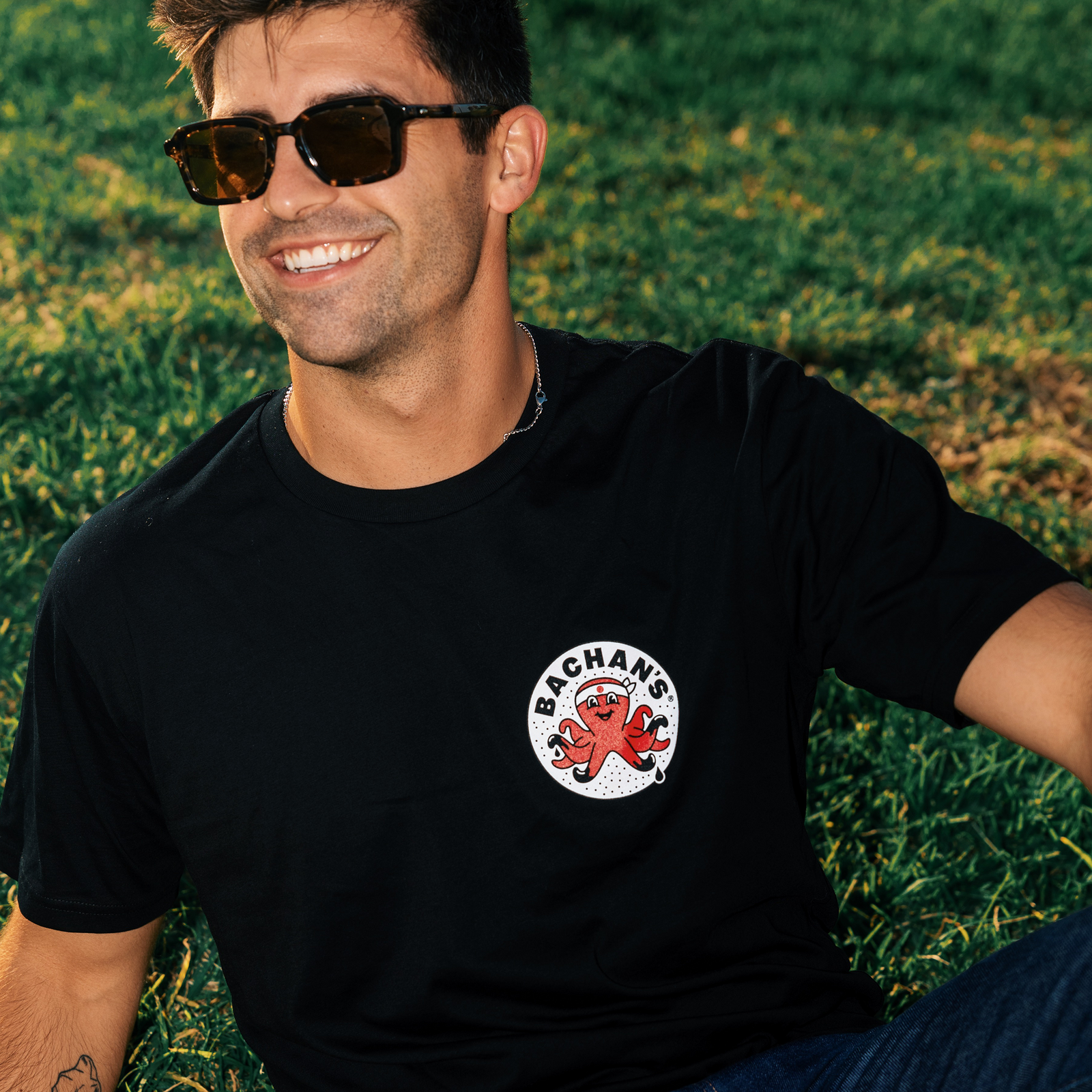 Knuckles Tee D2